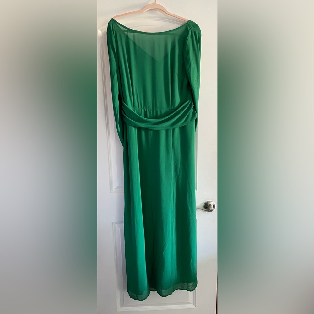 EUC Eshakti Capelet Sleeve Chiffon Maxi Dress in Emerald Green 💚